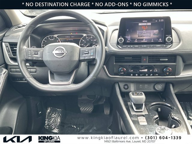Used 2025 Nissan Rogue SV AWD/4WD image 2