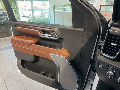 Used 2024 GMC Sierra 3500 Denali Ultimate AWD/4WD image 29