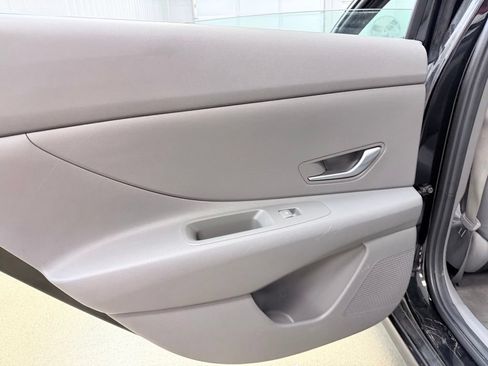 Used 2024 Hyundai Elantra SEL FWD image 16