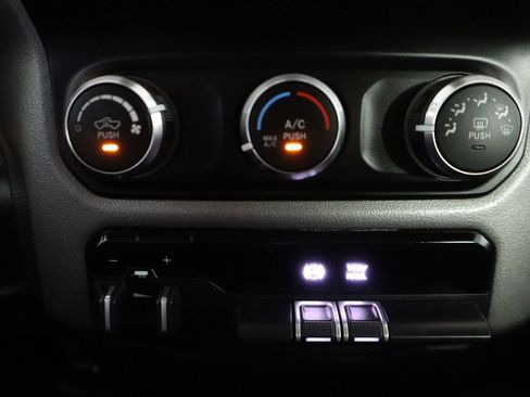 Used 2020 RAM 2500 Big Horn image 37