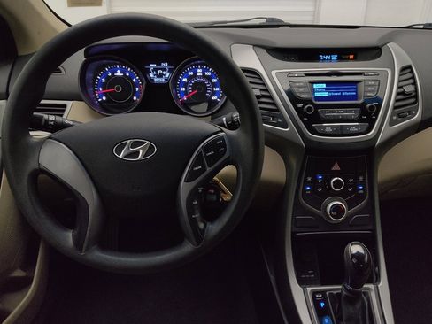 Used 2015 Hyundai Elantra SE FWD image 22