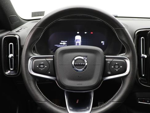 Used 2021 Volvo XC40 P8 Recharge w/ Advanced Package image 18