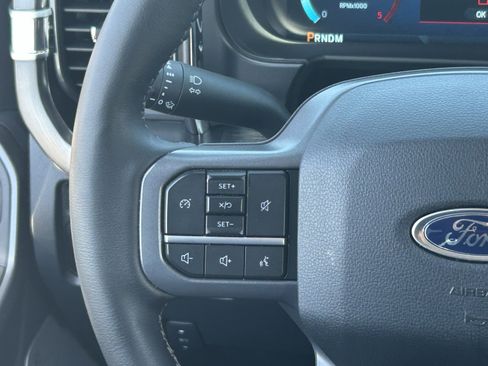 Used 2025 Ford F250 Lariat AWD/4WD image 23