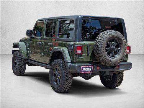 Used 2022 Jeep Wrangler Unlimited Sahara w/ Cold Weather Group AWD/4WD image 7