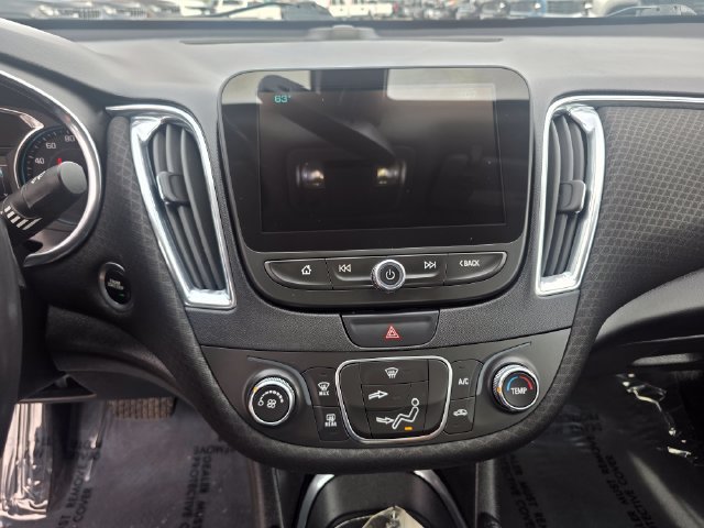 Used 2018 Chevrolet Malibu LT FWD image 28