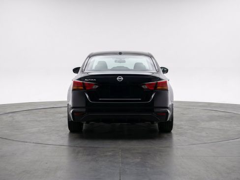 Used 2025 Nissan Altima 2.5 SV FWD image 7