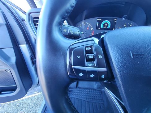 Used 2022 Ford Escape SEL image 18