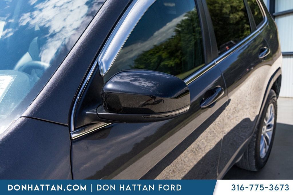 Used 2022 Jeep Cherokee Latitude Lux AWD/4WD image 31