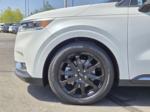 Certified 2024 Kia Carnival SX FWD image 9