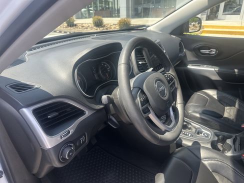 Used 2022 Jeep Cherokee Latitude w/ Sun & Sound Group AWD/4WD image 15