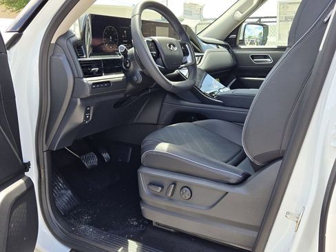 New 2026 INFINITI QX80 Luxe RWD image 13