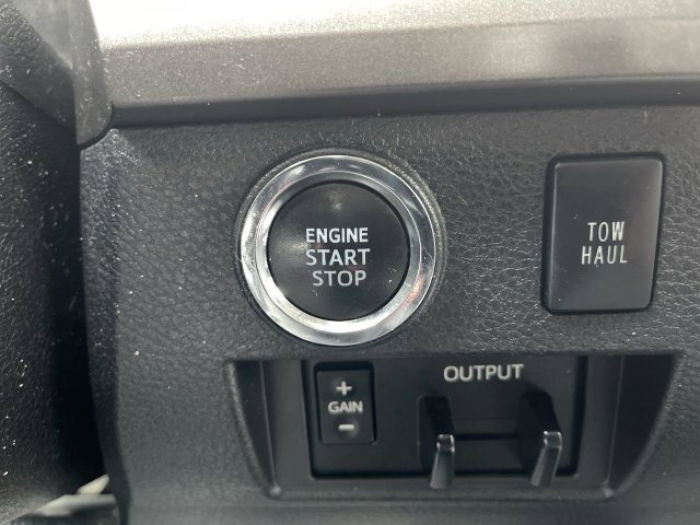 Used 2020 Toyota Tundra SR5 w/ TRD Off-Road Package AWD/4WD image 17