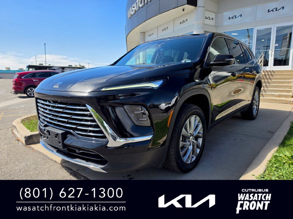 Used 2025 Buick Enclave Preferred AWD/4WD image 1
