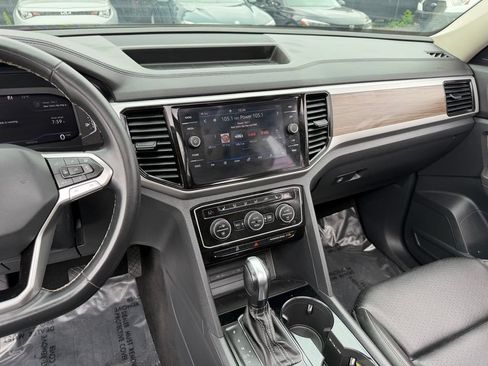 Used 2022 Volkswagen Atlas SEL AWD/4WD image 25