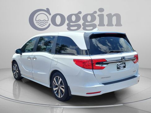 Used 2021 Honda Odyssey Touring image 3