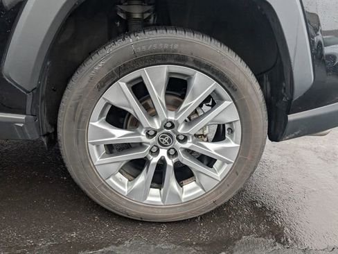 Used 2023 Toyota RAV4 XLE Premium image 24