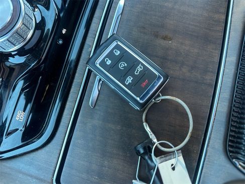 Certified 2024 Jeep Grand Wagoneer L 4WD image 36