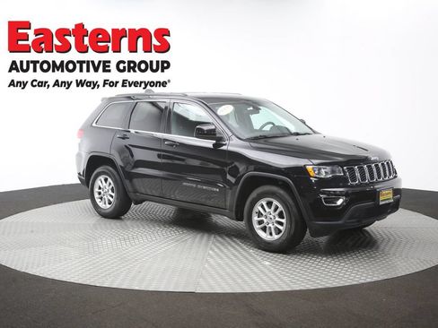 Used 2018 Jeep Grand Cherokee Laredo RWD image 49