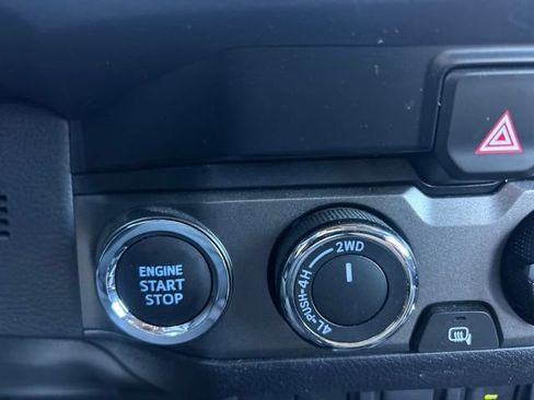 Used 2023 Toyota Tacoma TRD Sport w/ Technology Package AWD/4WD image 17
