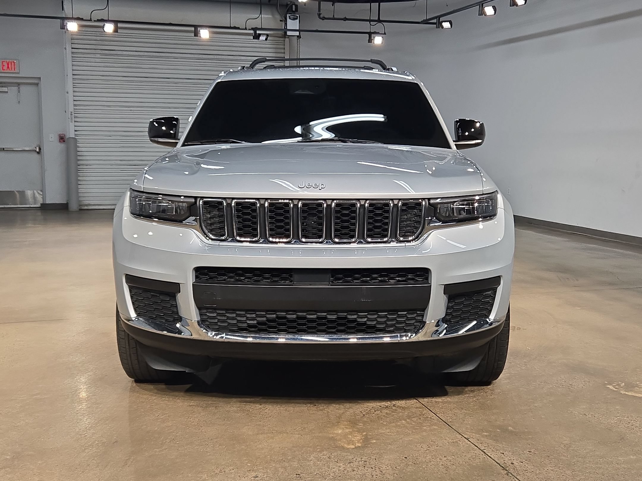 Used 2025 Jeep Grand Cherokee L Laredo w/ Luxury Tech Group I AWD/4WD image 2