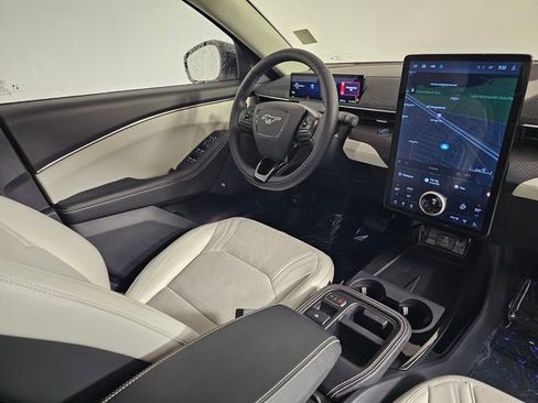 Certified 2025 Ford Mustang Mach-E Premium image 11