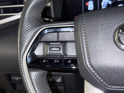 Used 2023 Toyota Sequoia SR5 w/ SR5 Premium Package AWD/4WD image 33