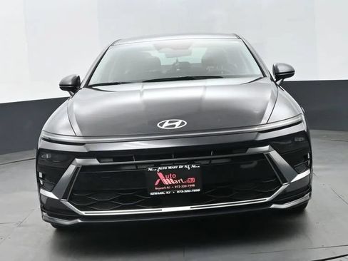 Used 2024 Hyundai Sonata SEL FWD image 3