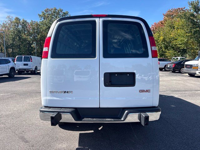 Used 2025 GMC Savana 2500 w/ Driver Convenience Package RWD image 4