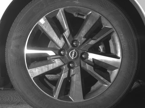 Used 2025 Nissan Versa SV w/ Trunk Package image 13