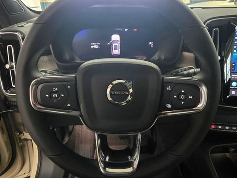 New 2026 Volvo EX40 Plus w/ Climate Package image 25