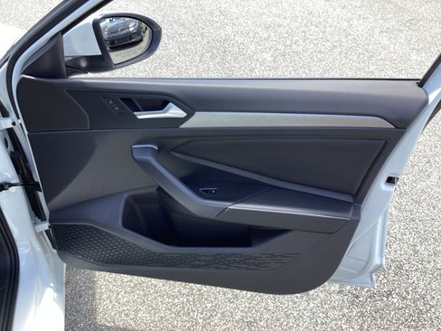 Used 2024 Volkswagen Jetta SE w/ Panoramic Sunroof Package FWD image 32