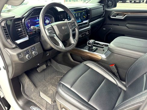 Used 2023 Chevrolet Silverado 1500 RST w/ Convenience Package II image 11