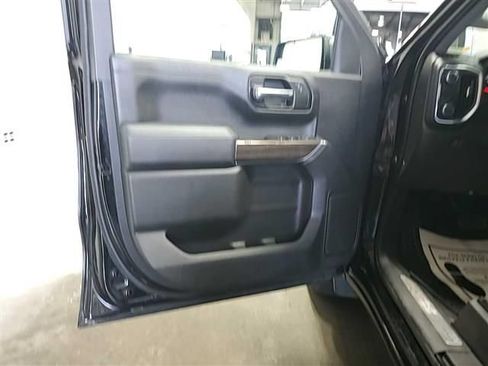 Used 2020 Chevrolet Silverado 1500 LT RWD image 3