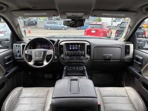 Used 2015 GMC Sierra 2500 Denali w/ Duramax Plus Package AWD/4WD image 15