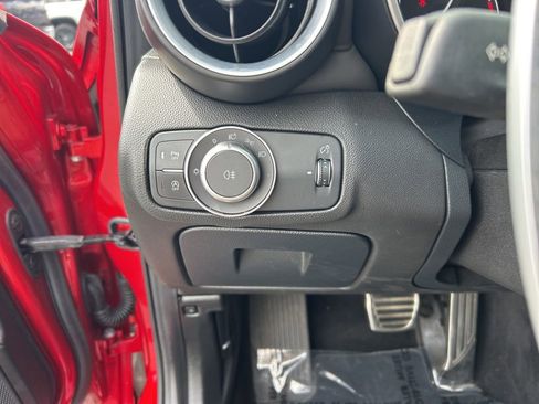 Used 2023 Alfa Romeo Giulia Veloce image 7