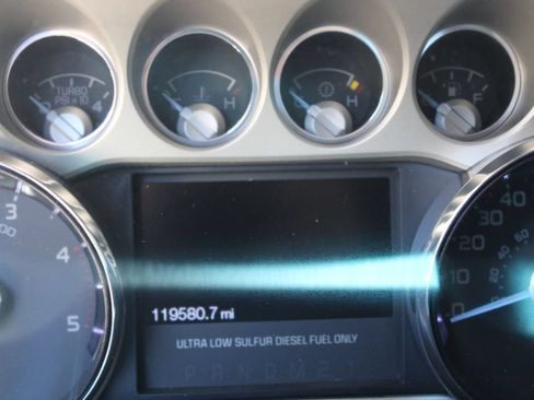 Used 2016 Ford F350 Lariat w/ Lariat Interior Package AWD/4WD image 11