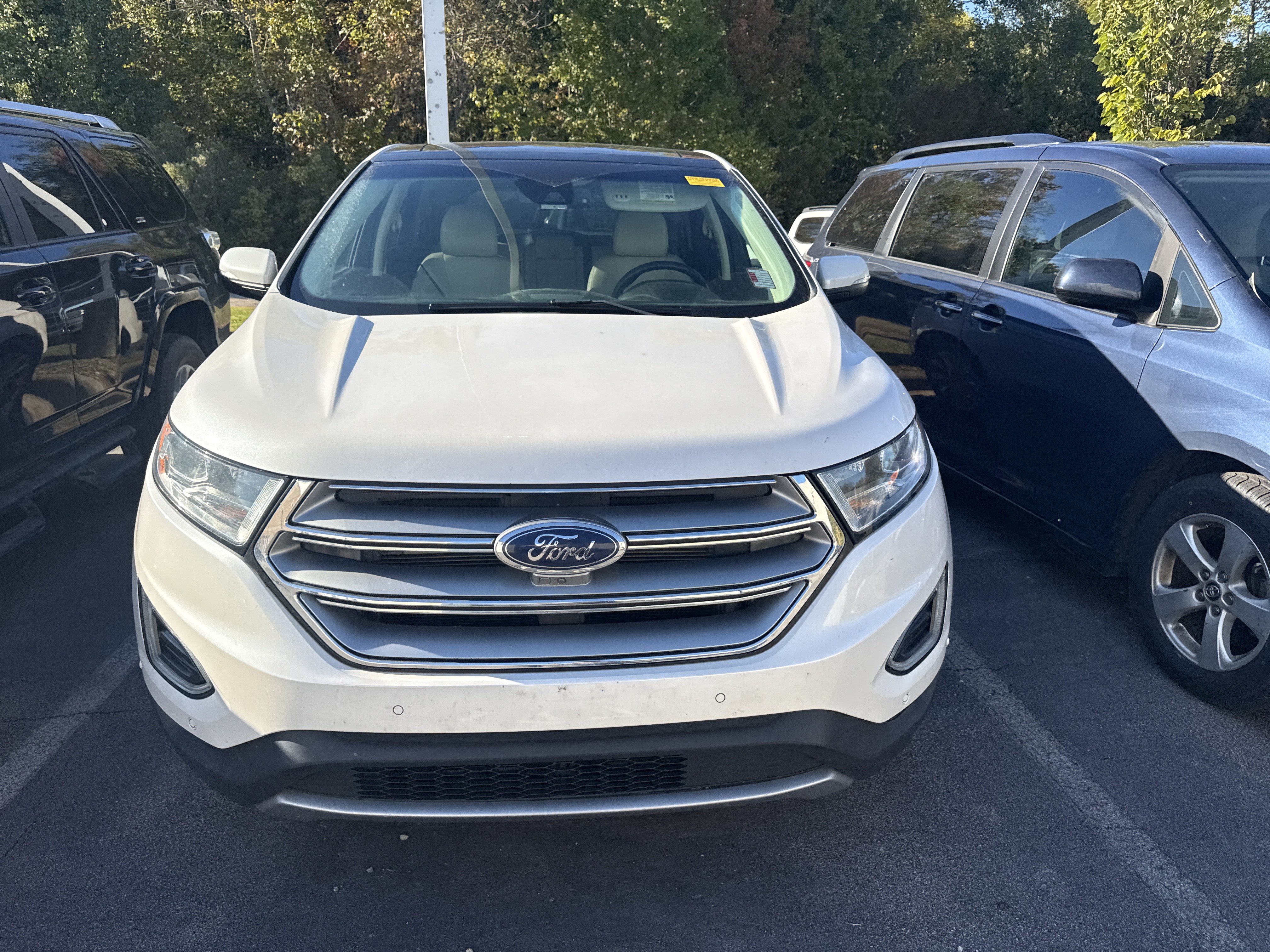 Used 2018 Ford Edge Titanium w/ Equipment Group 302A FWD image 2