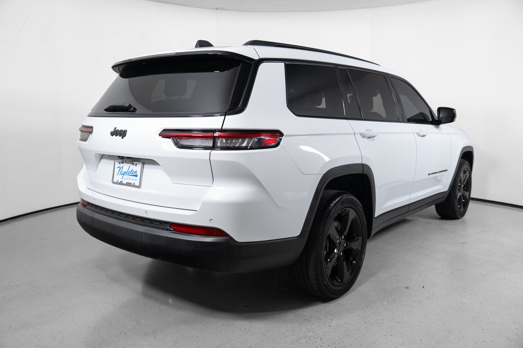 Used 2023 Jeep Grand Cherokee L Laredo RWD image 9