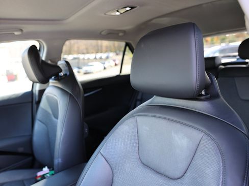 Used 2024 Kia Niro SX Touring image 20