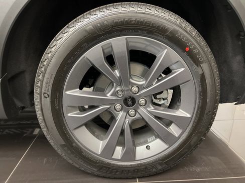 New 2025 Ford Explorer Active w/ Active Comfort Package image 7