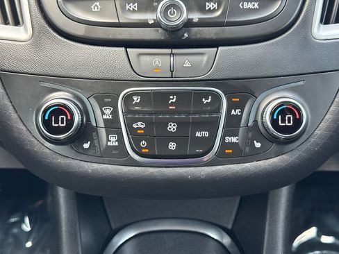 Used 2023 Chevrolet Malibu LT FWD image 18
