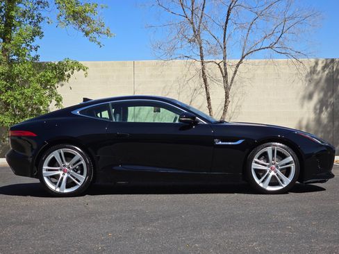 Used 2016 Jaguar F-TYPE Coupe image 11