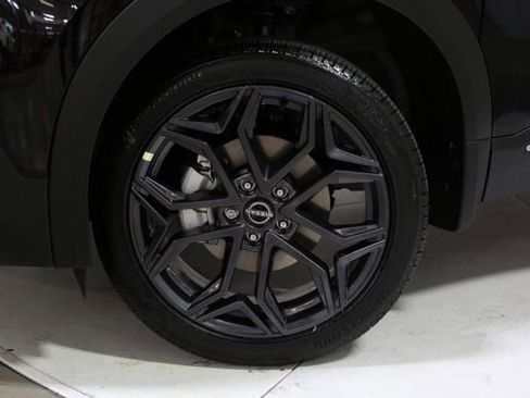 New 2026 Nissan Kicks SR w/ Illumination Package FWD image 2