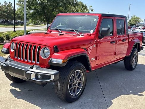Used 2023 Jeep Gladiator Overland AWD/4WD image 10