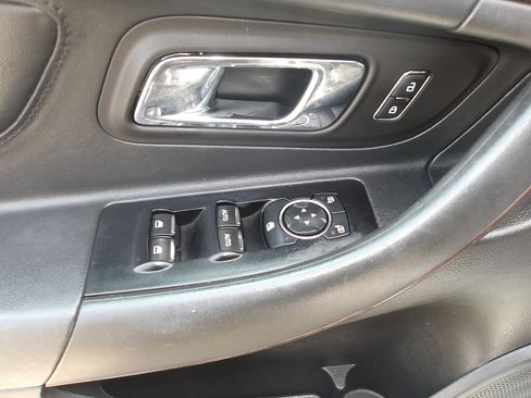 Used 2018 Ford Taurus Limited AWD/4WD image 15