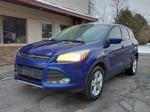 Used 2016 Ford Escape SE image 2