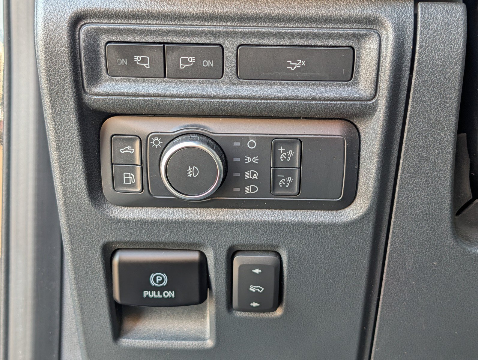 Used 2023 Ford F150 Lariat w/ Equipment Group 502A High AWD/4WD image 14
