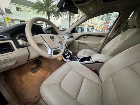 Used 2013 Volvo XC70 3.2 image 24