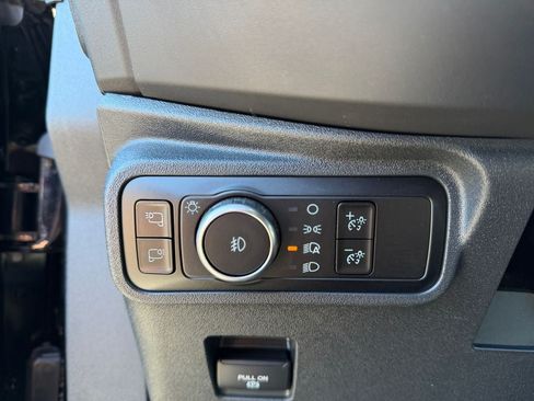Used 2025 Ford Bronco Badlands AWD/4WD image 19