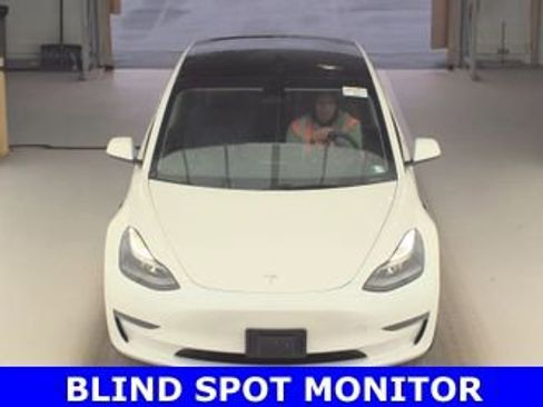Used 2023 Tesla Model 3 Standard Range RWD image 3